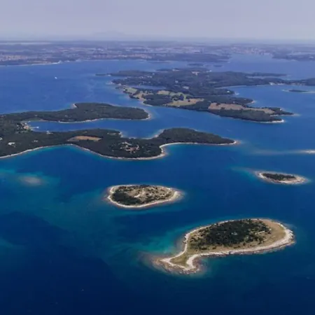 Idyllic Escape In Fasana, Relax And Unwind Διαμέρισμα Fažana