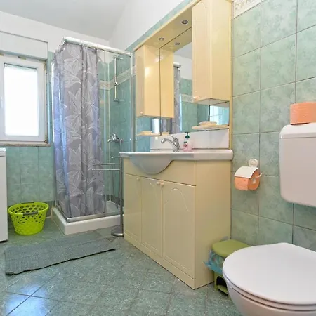 Apartment Idyllic Escape In Fasana, Relax And Unwind Fazana