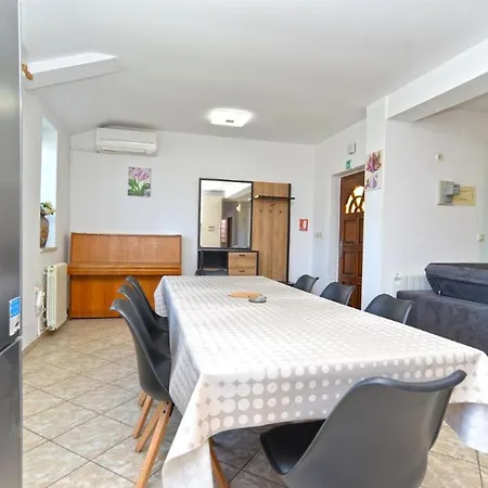 Idyllic Escape In Fasana, Relax And Unwind Fažana