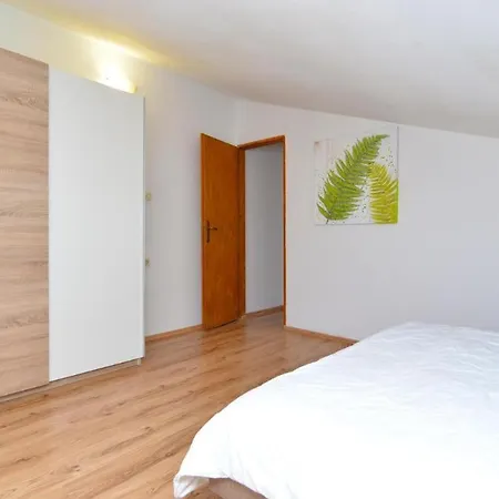 Idyllic Escape In Fasana, Relax And Unwind Apartment