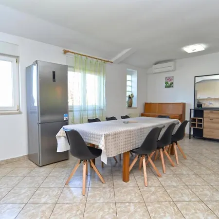 Διαμέρισμα Idyllic Escape In Fasana, Relax And Unwind Fažana