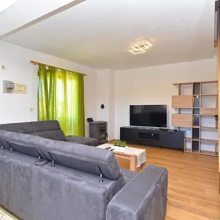 Idyllic Escape In Fasana, Relax And Unwind Fažana