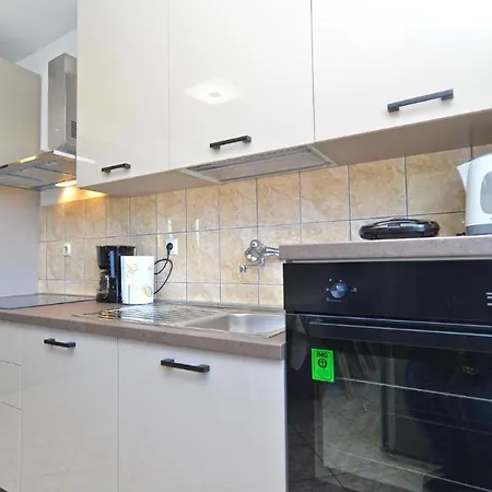 Apartment Idyllic Escape In Fasana, Relax And Unwind