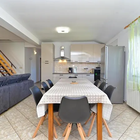 Idyllic Escape In Fasana, Relax And Unwind Fažana