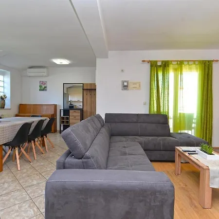 Idyllic Escape In Fasana, Relax And Unwind Διαμέρισμα
