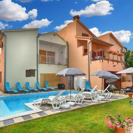 Apartment Idyllic Escape In Fasana, Relax And Unwind *
