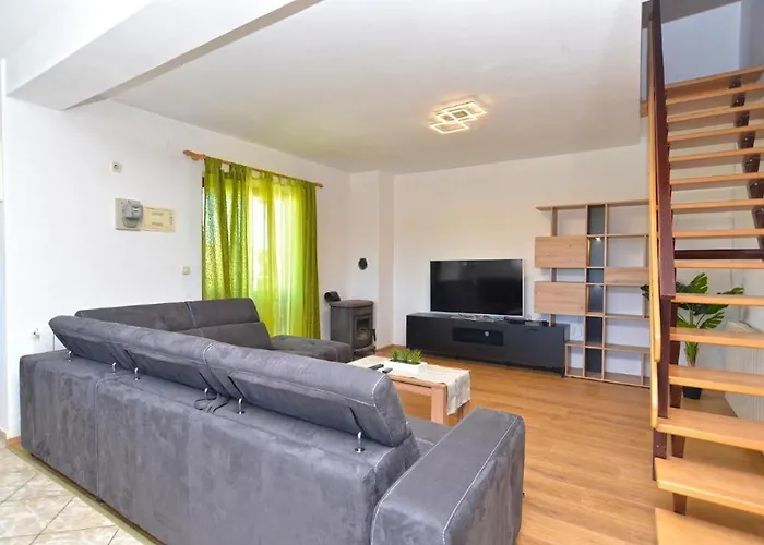 Idyllic Escape In Fasana, Relax And Unwind Fažana