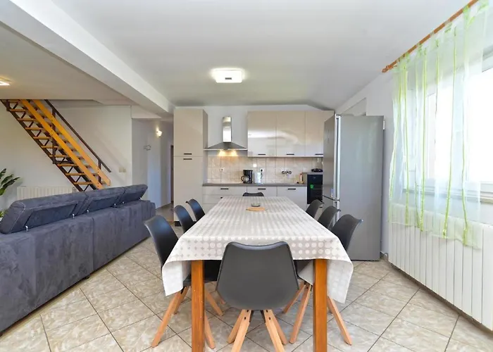 Idyllic Escape In Fasana, Relax And Unwind Fažana