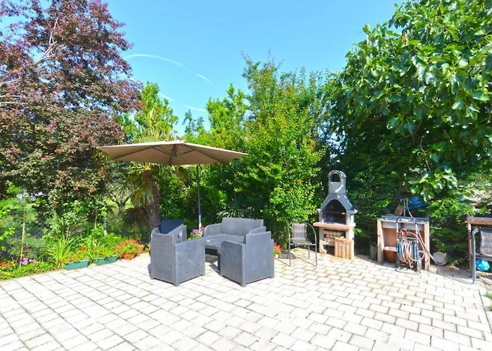 Idyllic Escape In Fasana, Relax And Unwind Apartman *